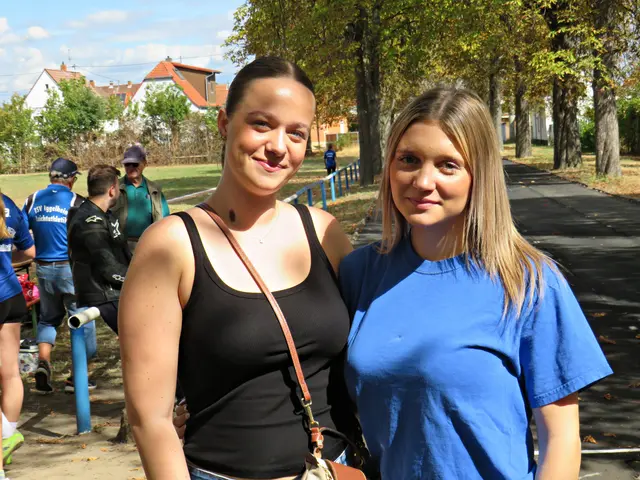 Die beiden hübschen jungen Damen sind Celine Schoberwalter und Emma Schubert | Foto: Brigitte Melder
