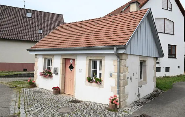 Im Brennhaus, das am Tag des offenen Denkmals zu sehen ist, wurde fast 200 Jahre lang Obst verarbeitet. | Foto: Bernd Weißbrod/dpa
