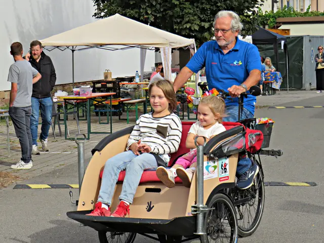 Lasse und Lotta lassen sich kutschieren | Foto: Brigitte Melder