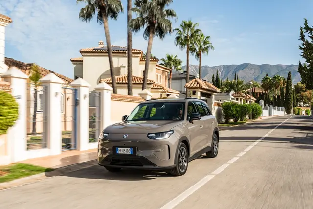 Elektrisches City-SUV: Der B03X von Leapmotor bringt es auf 160 km/h in der Spitze und soll im Herbst ab 24.900 Euro in den Handel kommen. | Foto: Paolo Tangari/Leapmotor/Stellantis/dpa-mag