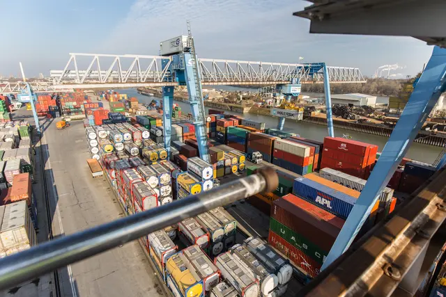 Terminal im Kaiserwörthhafen Ludwigshafen | Foto: Roland Kohls