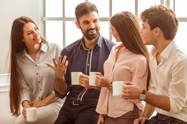 Am besten lernt sich eine Sprache im Gespräch | Foto: georgerudy/stock.adobe.com