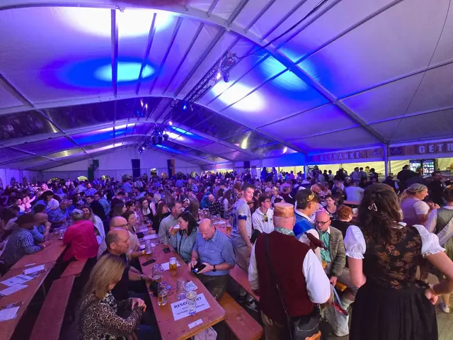 Beim Krönungsabend in Haßloch rückt Simone Dreier zur neuen Bierfestkönigin auf. | Foto: Gemeindeverwaltung Haßloch