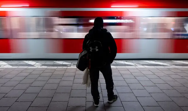 Der Zugverkehr wurde für rund eine Stunde eingestellt. (Symbolbild) | Foto: Sven Hoppe/dpa