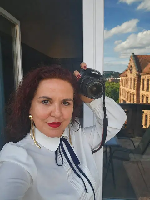 Mit ihrer Fotoausstellung „Lateinamerika in Kaiserslautern“ rückt die Fotografin Ray Albuquerque lateinamerikanische Frauen in den Mittelpunkt, die mit ihren ganz persönlichen Geschichten Teil der Stadtgesellschaft geworden sind | Foto: Ray Albuquerque/gratis