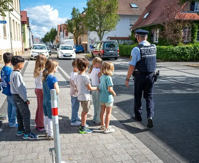 Gerade zum Schulstart achtet die Polizei im Umfeld von Schulen besonders auf Tempo und Rücksicht. | Foto: Stadt Karlsruhe, Monika Müller-Gmelin