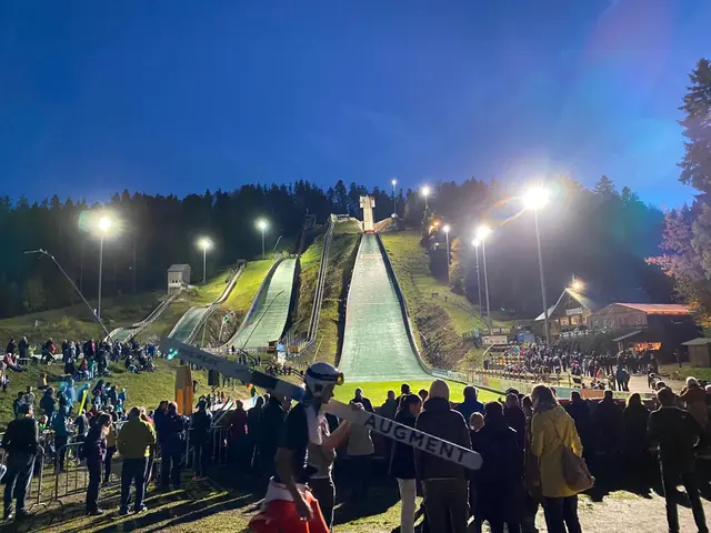 Abendstimmung im Adler Skistadion in Hinterzarten | Foto: ©OK Hinterzarten/frei
