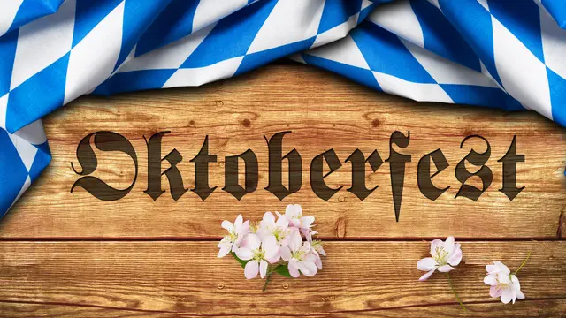 Zünftige Stimmung am Feiertag: Die Altrhein-Narren laden am 3. Oktober zum traditionellen Oktoberfest auf den Karl-Josef-Stöffler-Platz in Wörth ein. | Foto: fotogestoeber/stock.adobe.com
