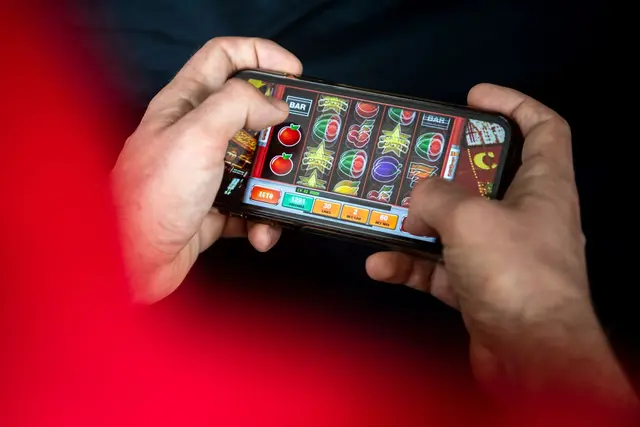 Online-Glücksspiele waren in Deutschland lange Zeit verboten. (Archivbild) | Foto: Sina Schuldt/dpa