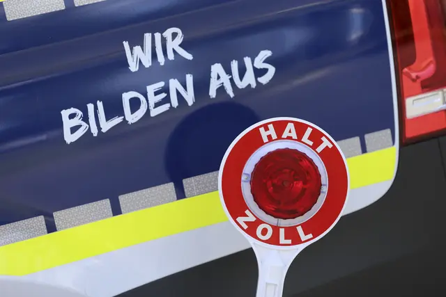 Das Hauptzollamt Karlsruhe wirbt für Ausbildung und Bachelorstudium beim Zoll. Bewerbungen für den Start 2027 sind bis Donnerstag, 15. Oktober, möglich. | Foto: Hauptzollamt Karlsruhe