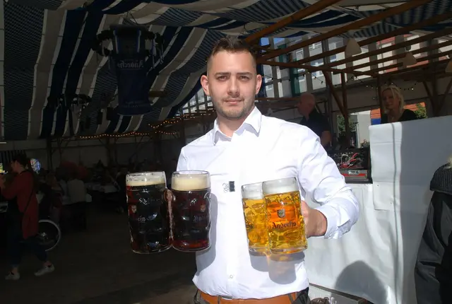 Beim Andechser Bierfest wird das Bier vom Heiligen Berg der bayerischen Klosterbrauerei Andechs ausgeschenkt. | Foto: Markus Pacher