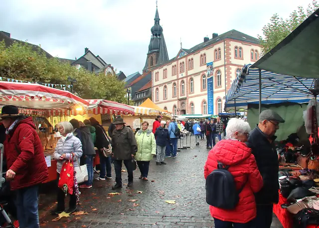 Bummeln, staunen, shoppen auf dem Wendelsmarkt | Foto: Kreisstadt St. Wendel / Fotograf Josef Bonenberger