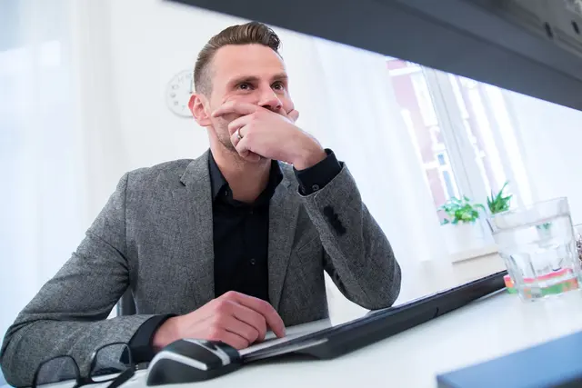 «Wie blöd kann man eigentlich sein?»: Gedanken wie diese - gegenüber sich selbst - kennen viele. | Foto: Christin Klose/dpa-mag