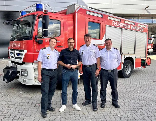 Beim Tag der offenen Tür zeigt die Feuerwehr Mannheim auf der Hauptfeuerwache Fahrzeuge und Einsatztechnik. | Foto: Stadt Mannheim