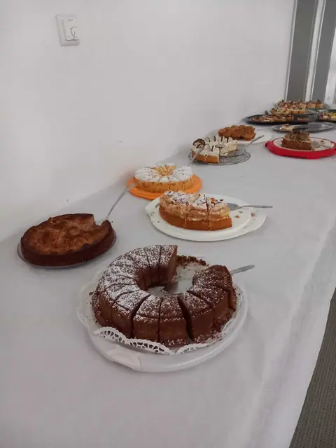 Bei Kaffee und leckerem, selbst gebackenem Kuchen entwickelte sich schnell eine gemütliche Atmosphäre. | Foto: drk