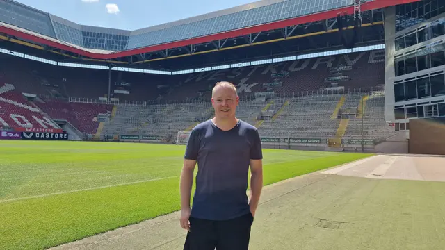 Der Nachfolger von Horst Schömbs steht bereits fest – der Kaiserslauterer Schriftsteller und Bestsellerautor Christian Baron übernimmt die Botschafterrolle der Betze-Engel | Foto: Ralf Vester