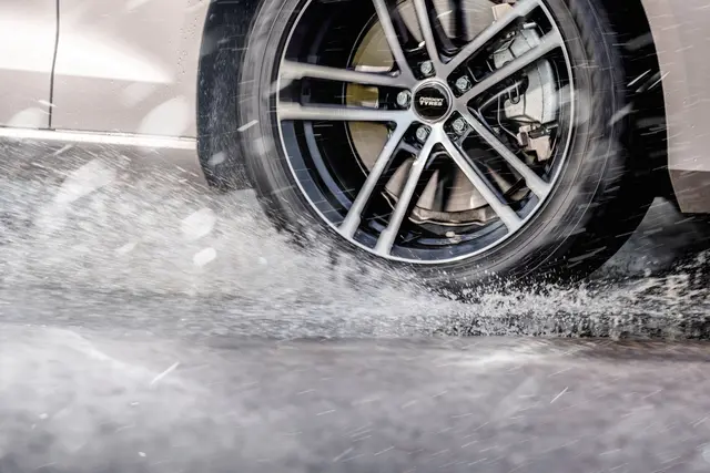 Ganzjahresreifen im Faktencheck: Alpine-Symbol 3PMSF, Vorteile bei Wechselaufwand und wichtige Unterschiede durch Qualität und Tests. | Foto: Nokian Tyres, Foto: Nokian Tyres
