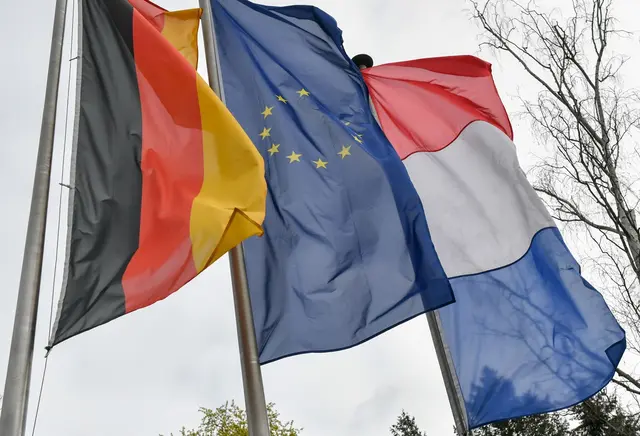 Ostfrankreich will deutschen Unternehmen mit einer Anlaufstelle in München eine Ansiedlung in der Grenzregion erleichtern (Symbolbild). | Foto: Jens Kalaene/dpa-Zentralbild/dpa