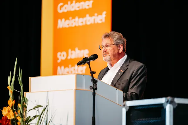 Dirk Fischer, Präsident der Handwerkskammer der Pfalz, bei der Begrüßung | Foto: Martin Koch/gratis