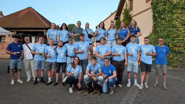 Gruppenbild mit Straußjugend | Foto: VG Ramstein-Miesenbach