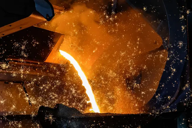 Verhandelt wird für Beschäftigte in der Autoindustrie, im Maschinenbau sowie in Metallbearbeitung und Elektrotechnik. (Symbolbild) | Foto: Swen Pförtner/dpa