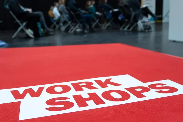 Wichtig für die Steuererklärung: Die Kosten für Workshops, Seminare und Lehrgänge können als Werbungskosten geltend gemacht werden. | Foto: Florian Schuh/dpa-mag