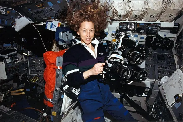 NASA-Astronautin Marsha Ivins spricht im Technik Museum Speyer über ihre fünf Raumflüge. | Foto: Technik Museen Sinsheim Speyer
