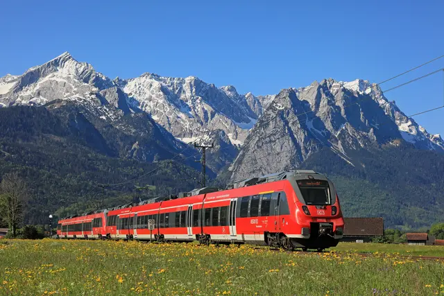 Symbolbild Bahnverkehr in Bayern: Ab Sommer 2027 sollen neue Direktzüge ab München über Innsbruck nach Mailand und Rom fahren. Zum Einsatz ist der Frecciarossa der Trenitalia geplant. | Foto: Deutsche Bahn AG / Uwe Miethe