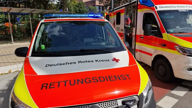 Ein 61 Jahre alter Fußgänger ist im Stadtzentrum mit einem E-Scooter zusammengestoßen und verletzt worden. Die Polizei ermittelt wegen des Verdachts der Körperverletzung. | Foto: Ralf Vester