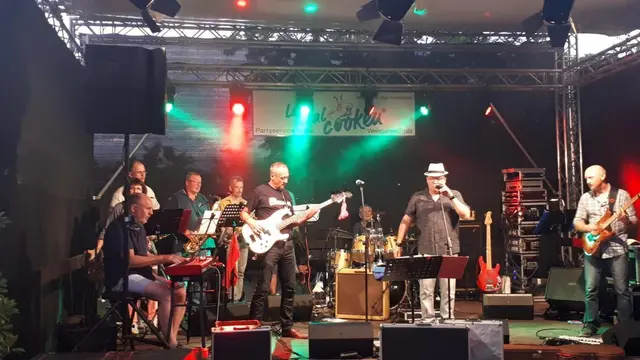 Locomotive Brass tritt am Samstag, 3. Oktober, im Weingut Beck auf. | Foto: Alfons Getto