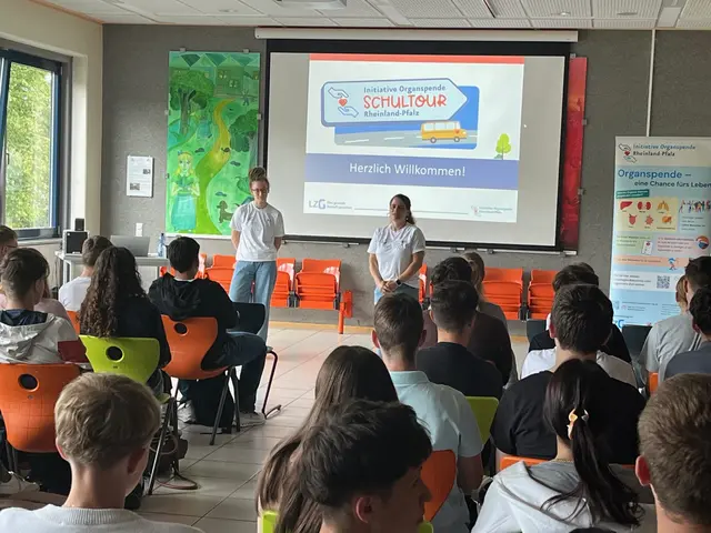Interessiert hörten die Schülerinnen und Schüler bei diesem spannenden Thema zu. | Foto: T. Edinger