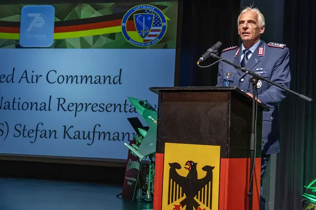 Oberst Stefan Kaufmann begrüßte die Gäste des Empfangs. | Foto: Stefan Layes