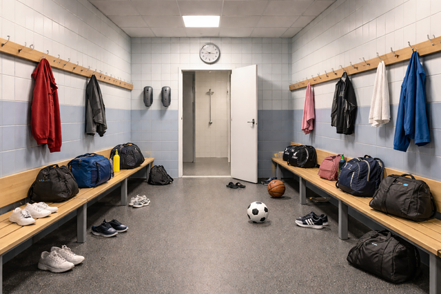 Heimliche Aufnahmen in Umkleidekabine: 64-Jähriger unter Verdacht (Symbolbild) | Foto: Heike Schwitalla (bearbeitet mit KI)