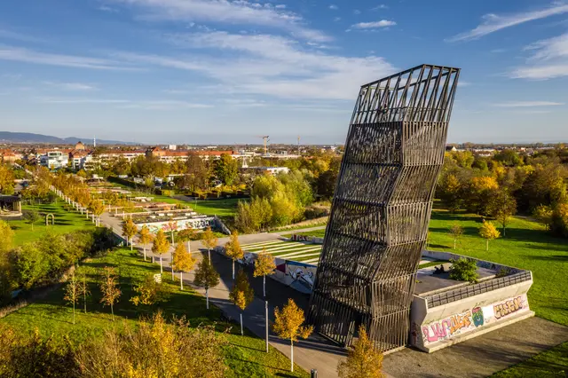 Der Aussichtsturm ist nach Instandsetzungsarbeiten auf dem ehemaligen Landesgartenschaugelände in Landau wieder geöffnet. | Foto: Dominik Ketz Photography
