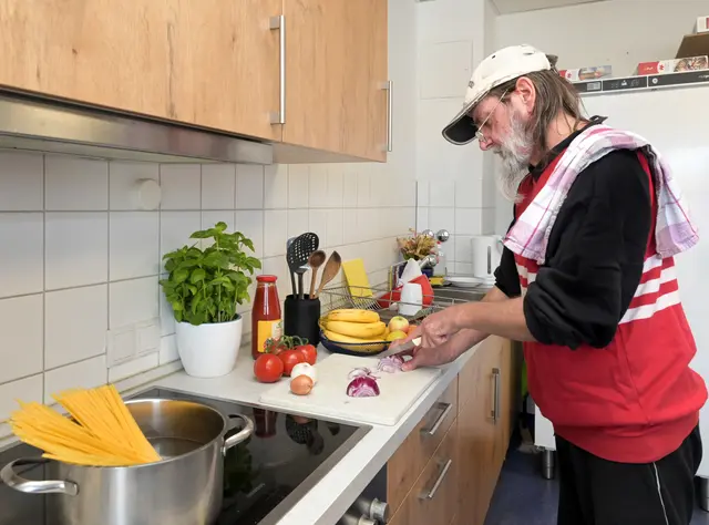 Im Caritas-Förderzentrum St. Christophorus erhalten Menschen in Wohnungsnot Beratung, Begleitung und konkrete Unterstützung  | Foto: Melanie Müller von Klingspor/gratis