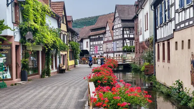 Wie soll sich Annweilers historischer Stadtkern weiterentwickeln? Bei mehreren Bürgerwerkstätten können Einwohner ihre Ideen zu Stadtgestaltung, Verkehr, Wohnen, Gewerbe und Freizeit einbringen. | Foto: Erik Stegner