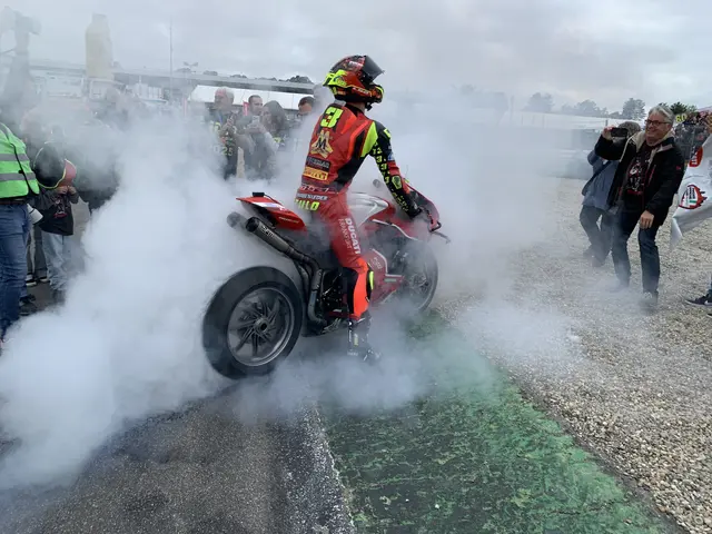 Ducati-Pilot Lukas Tulovic beim Meister-Burnout im Vorjahr auf dem Hockenheimring | Foto: Michael Sonnick