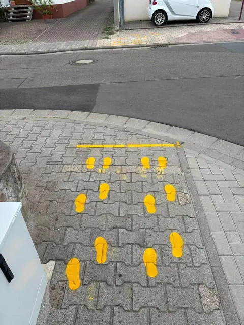 Symbolbild: Ein Fußgängerüberweg weist auf einen sicheren Übergang hin. | Foto: Schulelternbeirat der Haidwaldschule