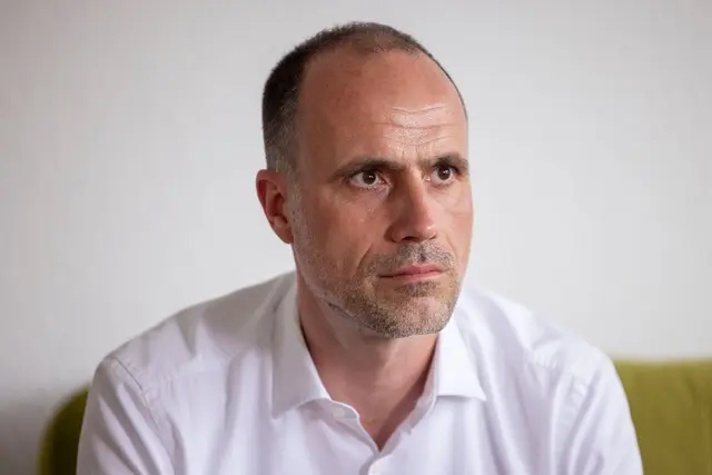 «Wenn wir wollen, dass Menschen Familie und Beruf miteinander vereinbaren können, dann müssen wir auch dafür sorgen, dass sie bei der Betreuung ihrer kranken Kinder nicht vor unlösbare Probleme gestellt werden», sagt Hoch. (Archivfoto)  | Foto: Helmut Fricke/dpa