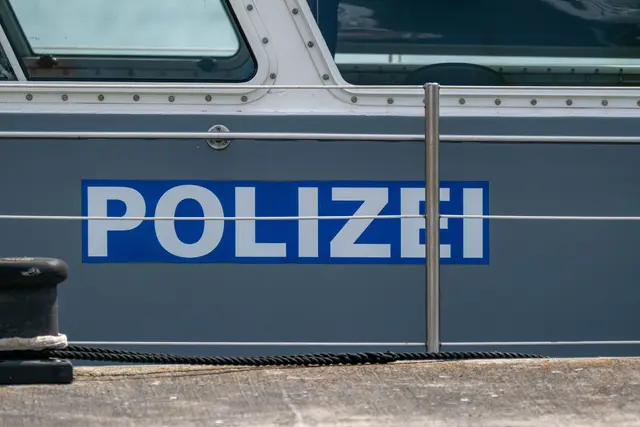 Bei dem Unfall wurde demnach niemand verletzt. (Symbolbild) | Foto: Stefan Sauer/dpa