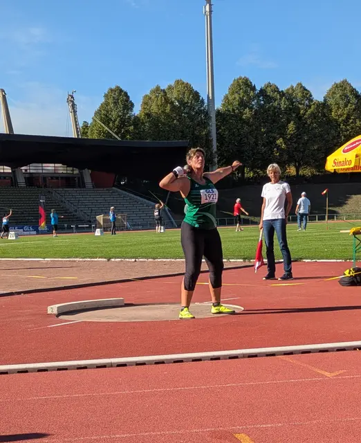 Katrin Niggul beim Kugelstoßen | Foto: Norbert Grössle/gratis