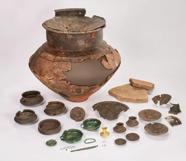 Ein außergewöhnliches Goldobjekt aus einem mehr als 3.000 Jahre alten Prunkgrab bei Albisheim beschäftigt die Landesarchäologie. | Foto: GDKE