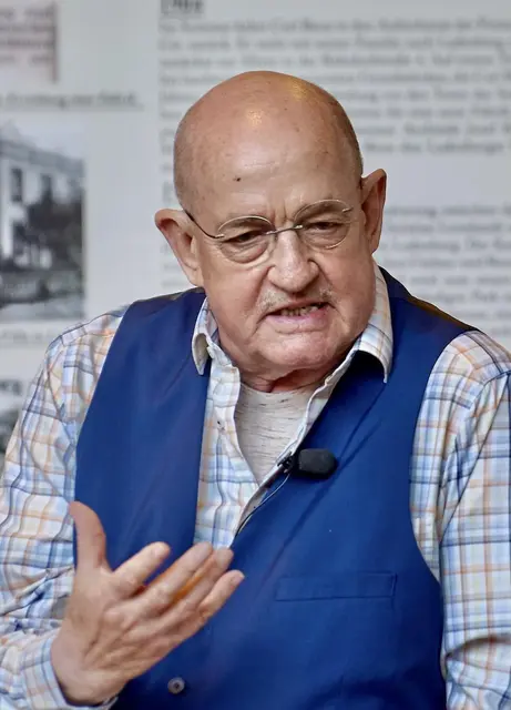 Am Sonntag, 11. Oktober, gibt es in der Trauerhalle des Hauptfriedhofs in Ludwigshafen Poesie und Musik mit Hans-Peter Schwöbel und Joachim Schäfer. | Foto: Prof. Dr. Hans-Peter Schwöbel