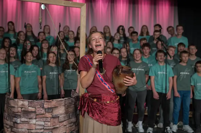 Am Donnerstag, 15. Oktober, präsentieren Jugendliche das Adonia-Musical „Treffpunkt Brunnen, Jesus und die Frau aus Samarien“  in der Pirmasenser Festhalle | Foto: Adonia