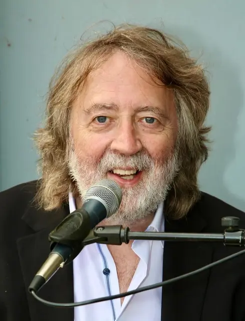 Am Sonntag, 11. Oktober, gibt es in der Trauerhalle des Hauptfriedhofs in Ludwigshafen Poesie und Musik mit Hans-Peter Schwöbel und Joachim Schäfer. | Foto: Prof. Dr. Hans-Peter Schwöbel