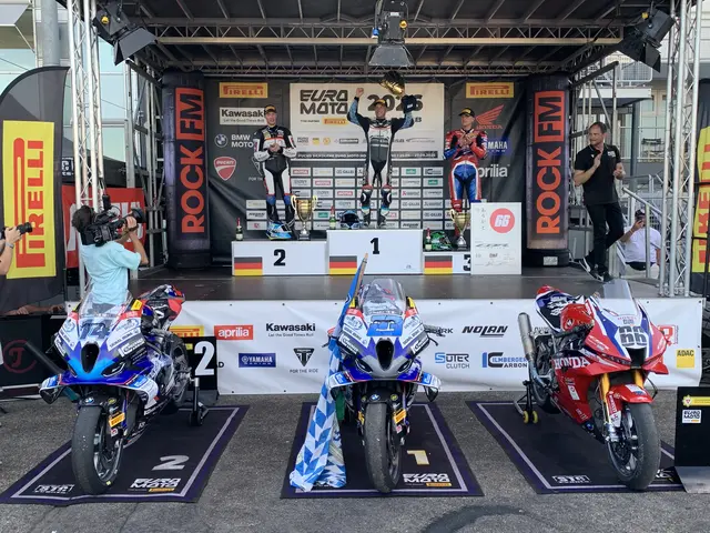 Marcel Schrötter gewinnt das Superbike-Finale und wird Vizemeister | Foto: Michael Sonnick