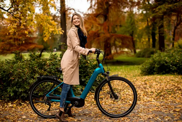 Wer mit dem E-Bike unterwegs ist, kann bei einem Training im Schöntal Grundlagen und Sicherheit üben. | Foto: BGStock72/stock.adobe.com