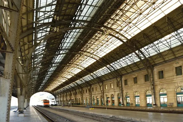 Symbolbild: Das Deutschlandticket soll ab 2027 auf 66,80 Euro steigen. Für Gelegenheitsfahrten wird damit ein Monatsabo seltener attraktiv, der Ruf nach einfachen, einheitlichen Alternativen wird lauter. | Foto: curto/stock.adobe.com