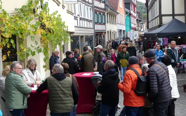 Dichtes Gedränge auf dem Rapportierplatz im vergangenen Jahr | Foto: Werbegemeinschaft Blickpunkt Meisenheim