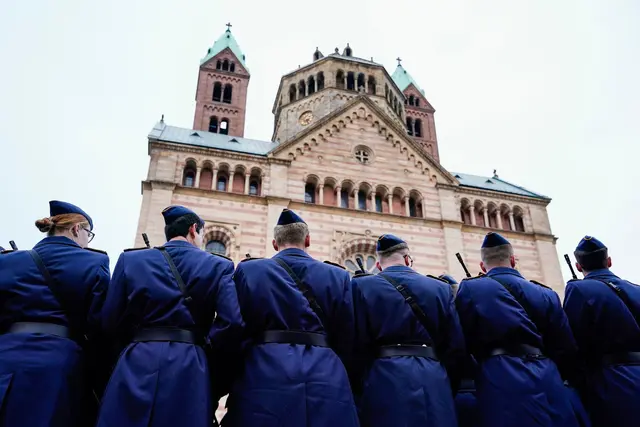Die Bundeswehr kehrt nach Speyer zurück. (Symbolbild) | Foto: Uwe Anspach/dpa